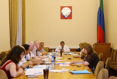 В Администрации Главы и Правительства Республики Дагестан продолжается аттестация государственных гражданских служащих