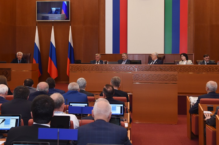 Очередная сессия Народного Собрания Республики Дагестан состоялась сегодня в Махачкале.